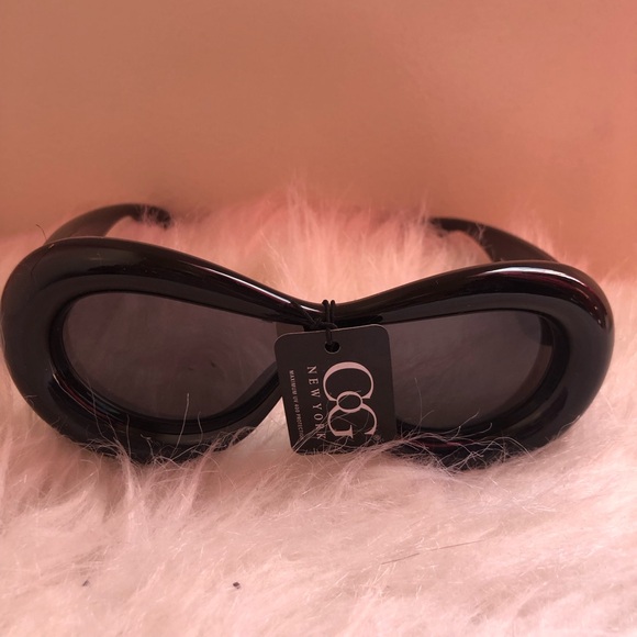 NWT Black Sunglasses - Picture 1 of 3